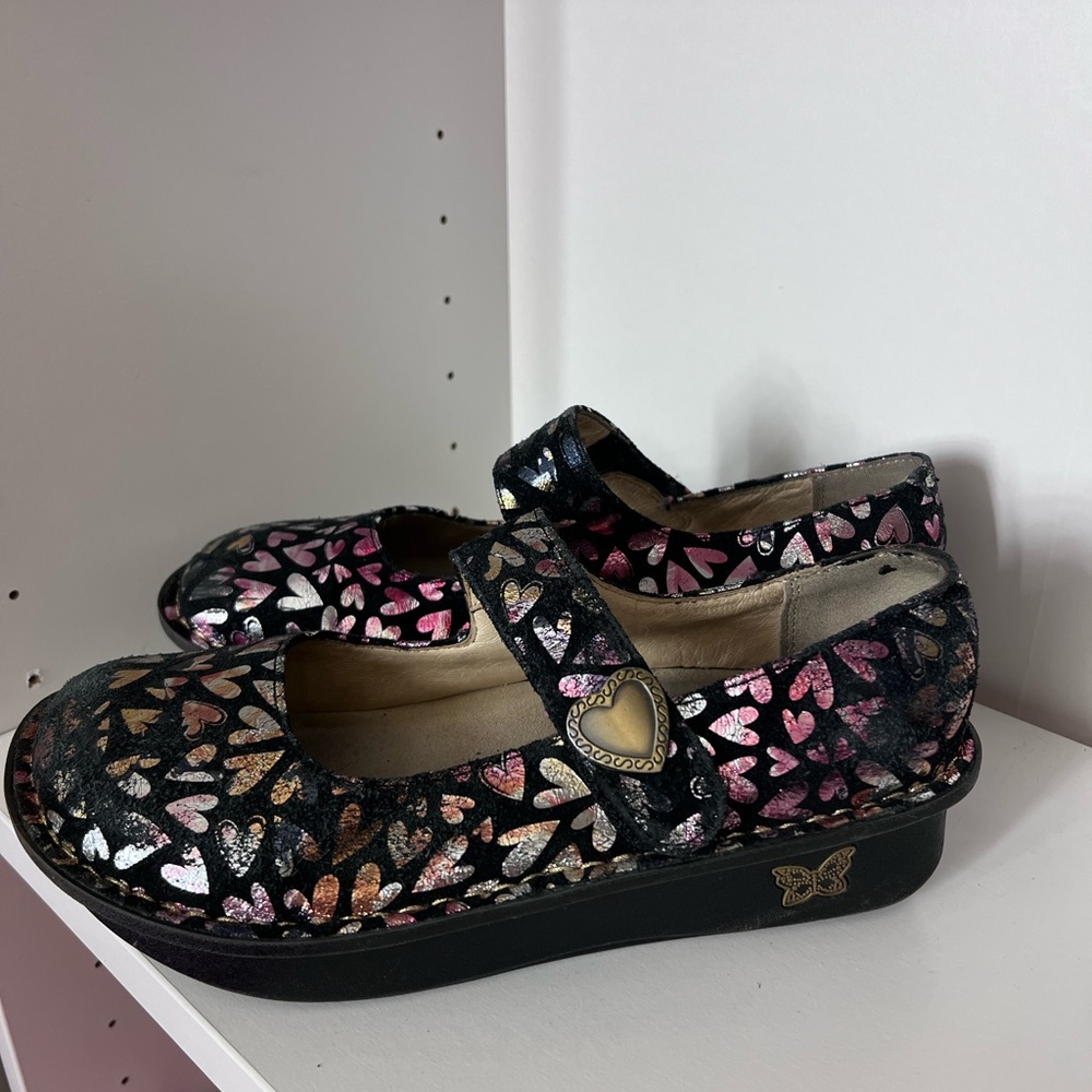 Alegria Heart pattern clog sandal